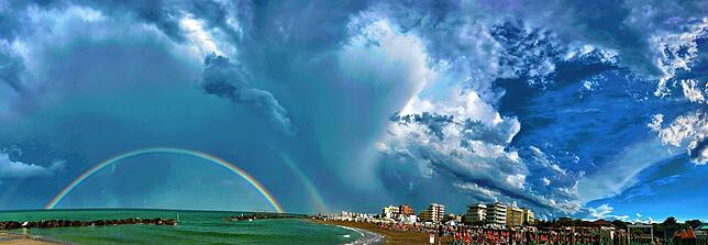 Misano Adriatico nach einem kurzen, aber heftigen Gewitter gabs einen gestochen scharfen Regenbogen. Foto: Volker Steyer