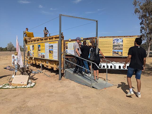 Der Container, in dem sich einige versteckten und doch gefunden wurden, ist nun ein Kunstprojekt.