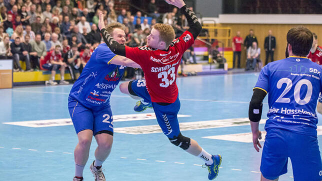 Nicht zu stoppen war der Wilhelmshavener HV (am Ball Tobias Schwolow) am Karsamstag. Mit 31:24 setzten sich die Norddeutschen gegen die ...