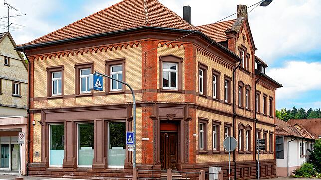 Der ehemalige Treff-Markt befindet sich am Zinzendorfplatz 6 in Königsfeld.