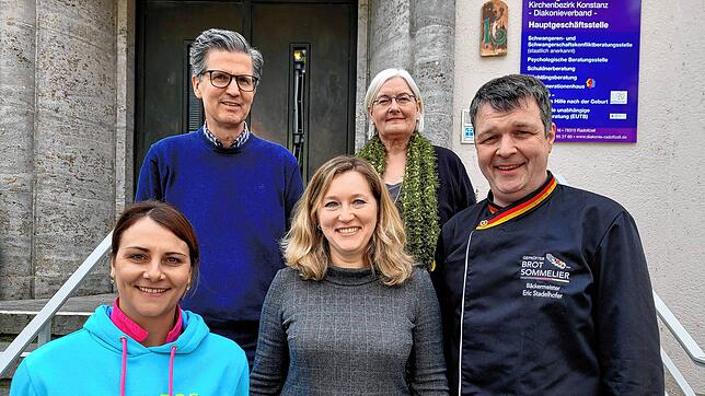 Im Mehrgenerationenhaus in Radolfzell stellen die konfessionellen Hilfswerke im Landkreis gemeinsam mit Bäckern ihre Aktion gegen ...