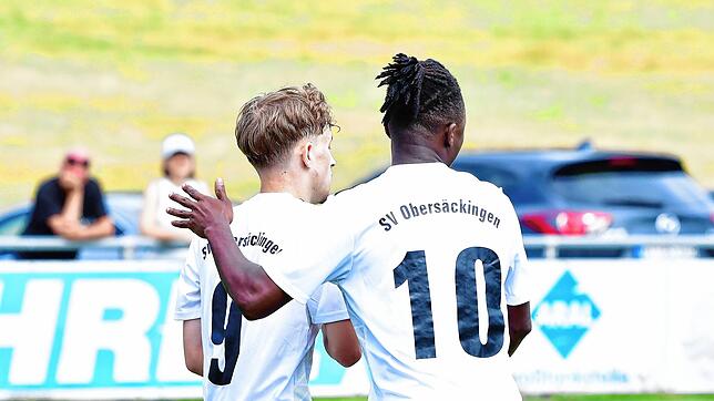 Bild : SV Obersäckingen zieht mit 4:0 gegen DTFV Bad Säckingen in die Pokalserie ein – wir haben Bilder!