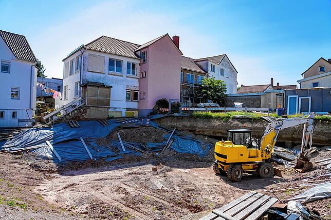 Die Baustelle &ndash; hier ein Bild vom Mai 2023 &ndash; sorgt sogar für eine wochenlange Sperrung der vielbefahrenen Sturmbühlstraße.