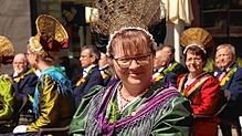 Trachtenträgerin und Vorsitzende des Pfarrgemeinderats in der Seelsorgeeinheit Überlingen: Christine Gäng, hier bei einer ...