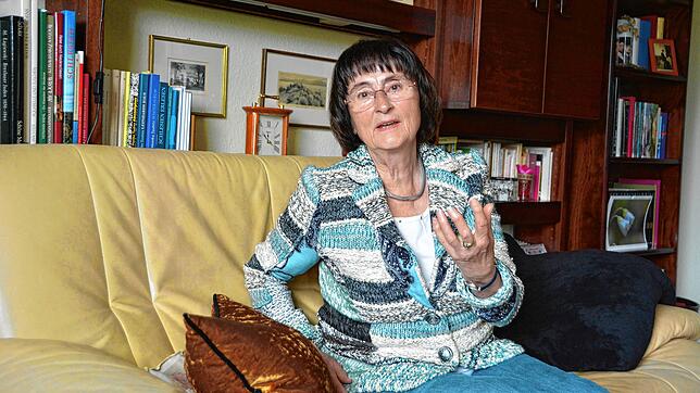 Dichterin Monika Taubitz, die dieses Jahr ihren 80. Geburtstag feierte, erhält am 22. Februar 2018 als erste Frau die Ehrenbürgerwürde ...