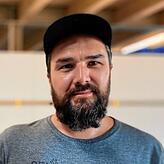 Ümit Dagdelen sagt: &bdquo;Sie haben unserer Branche über mehrere Monate quasi Berufsverbot gegeben.&ldquo;