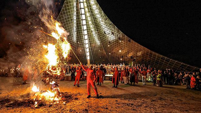 Da brennt sie, die Fasnacht.