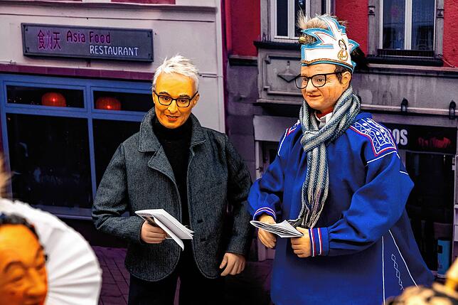 Zwei Bürgermeister im Gespräch, links Rupert Kubon, rechts Jürgen Roth.