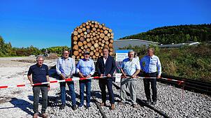 Eröffnung des Holzladegleises (von links): Albrecht Obergfell (Ingenieurbüro Schweizer), Gerd Hickmann (Abteilungsleiter ...