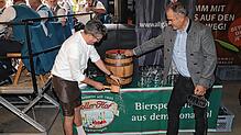 O‘zapft is! Bei ihm geht kein Tropfen daneben. Mit drei Schlägen stach Bürgermeister Ralph Gerster im Vorjahr das Fass an.