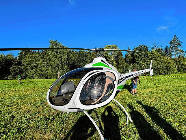 Klein aber oho: Mit einem Ultraleicht-Helikopter war ein Pilot aus Villingen-Schwenningen zum Flugtag nach Wehr gekommen.