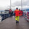 Fast 100 Einsatzkräfte von DLRG, Polizei und Rettungsdienst suchten mit Booten, Tauchern und speziell ausgebildetem Hund am ...
