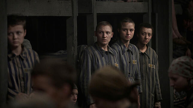 "The Tattooist of Auschwitz" ist ab Mai auf Sky zu sehen. Alle Infos rund um Start, Handlung, Besetzung und Stream der Drama-Serie gibt ...
