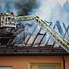 Ein Großaufgebot an Feuerwehrleuten rückte am Dienstagmorgen in die Hans-Dieter-Straße in Meersburg aus.