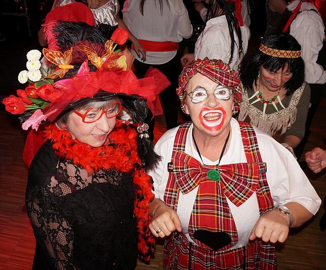 Bild 19: Bilder der Frauenfasnacht der katholischen Frauengemeinschaft Tiengen