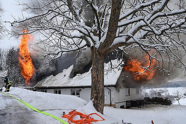 Bild 1: Bilder vom Großeinsatz der Feuerwehr