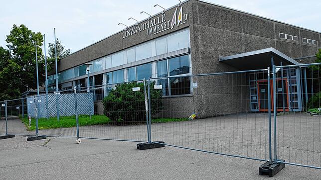 Die Linzgauhalle ist bis auf Weiteres wegen Einsturzgefahr gesperrt.