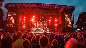 Der Konzertsommer 2025 am Bodensee ist vorbei. Zahlreiche große Musiker waren bei den Open-Air-Konzerten zu Gast. Hier zu sehen: Die ...