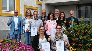 Standesbeamte und Bürgermeister der Gemeinden Mönchweiler, Niedereschach und Tuningen freuen sich über den Start der gegenseitigen ...