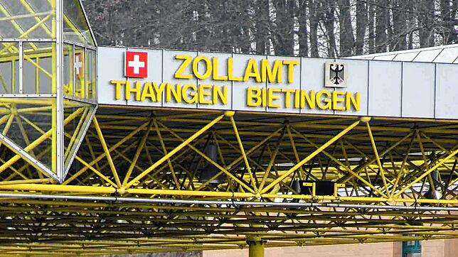 Der Zoll hat jetzt am Grenzübergang Thayngen/Bietingen einen Ultraschallgeräte-Schmuggler erwischt.