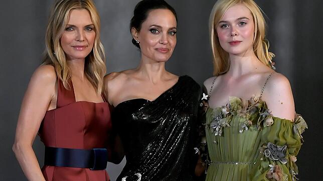 Traum-Trio: Michelle Pfeiffer (von links), Angelina Jolie und Elle Fanning standen für &bdquo;Maleficent&ldquo; zusammen vor der Kamera.