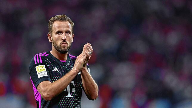 In dem erneuten Aufeinandertreffen mit RB Leipzig nach der Supercup-Niederlage konnte der FC Bayern München um Stürmer Harry Kane (im ...