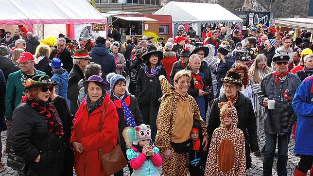 Der Närrische Jahrmarkt der Poppele ist wieder Treffpunkt für Narren aus nah und fern. Zünfte und Vereine haben ein vielfältiges ...