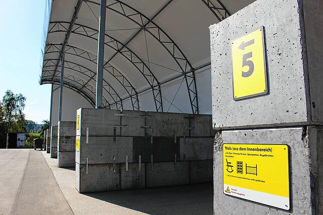 Eine große neue Halle mitsamt großzügigem Vorplatz hat der Hüfinger Wertstoffhof zu bieten.