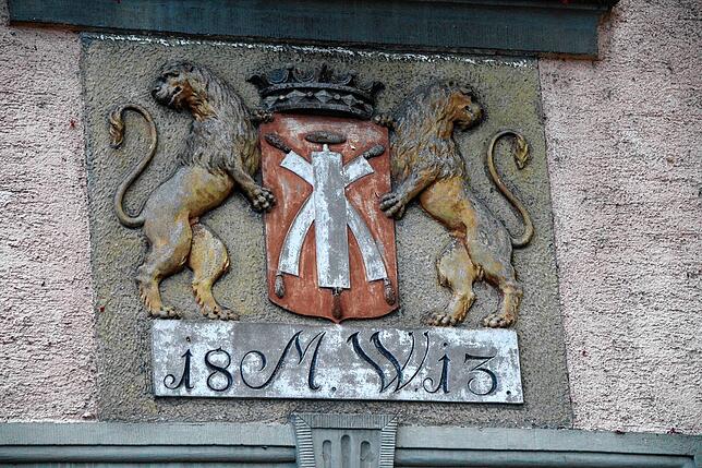 Das schmucke Wappen der Gerberfamilie Würth erinnert noch heute an das lukrative Handwerk.