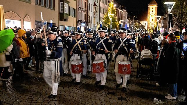Bild : So schön war‘s am Narrenbrunnen bei der Fastneteröffnung 2025