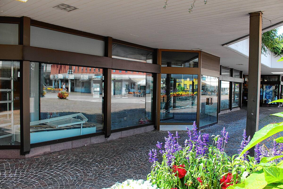 Kommt wieder Leben in den alten Edeka-Markt? Nach langem Leerstand soll ein Fitnessstudio ...