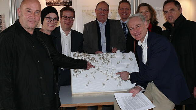 Christian Müller und Jutta Braun (Braun und Müller), Jens-Uwe Götsch, Hans-Joachim Lehmann, Michael Moser (Wobak), Aufsichtsrätin Sabine ...