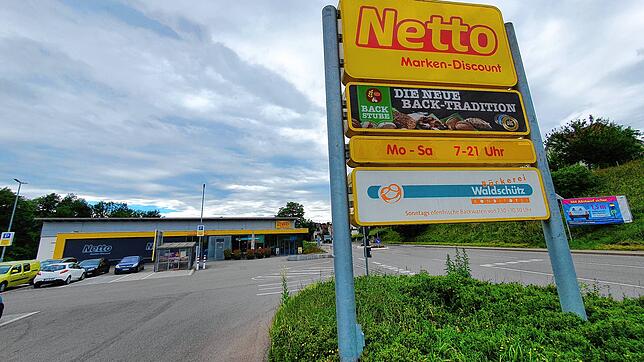 Der einzige Supermarkt im Hegau-Städchen Aach wurde Anfang Juni überfallen. Jetzt ist mehr über die mutmaßlichen Täter bekannt.