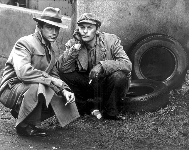 Die Schauspieler Helmut Berger (r) und Udo Kier (l), aufgenommen während der Dreharbeiten zu dem Tessari-Film &ldquo;Das fünfte ...