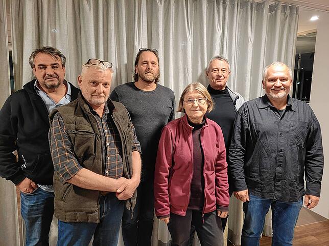 Die sechs obersten Kandidaten für den Kreistag (von links): Martin Mehne, Martin Aichem, Gabriel Deifel, Renate Schittek, Dietmar ...