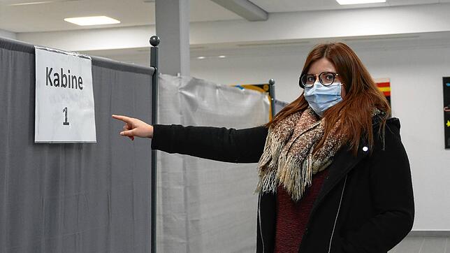 Die Infrastruktur für das Mini-KIZ im Foyer der Stadthalle Bonndorf ist vorbereitet. Lisa-Marie Maier, stellvertretende ...