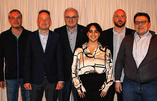 Die Kandidaten der CDU für den Kreistag (von links): Michael Krane, Cedrick Kübeck, Thomas Gehr, Lian Hussein, Simon Kühn und Oliver ...