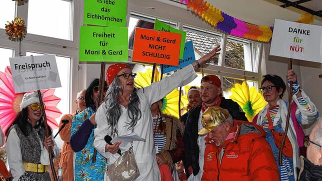 Bild : Bilder vom Weilheimer Narrengericht: Fasnet in voller Farbenpracht erleben