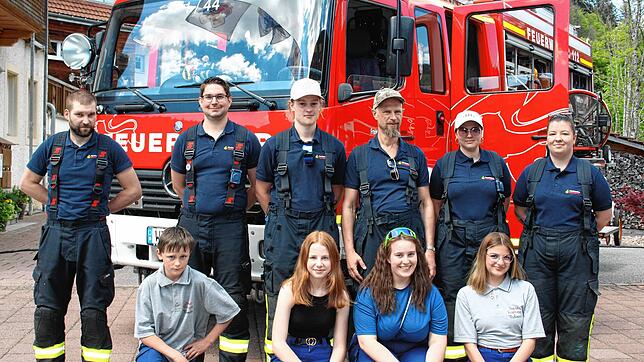Feuerwehr und Jugendfeuerwehr Todtmoos beim Lebküchlermarkt.