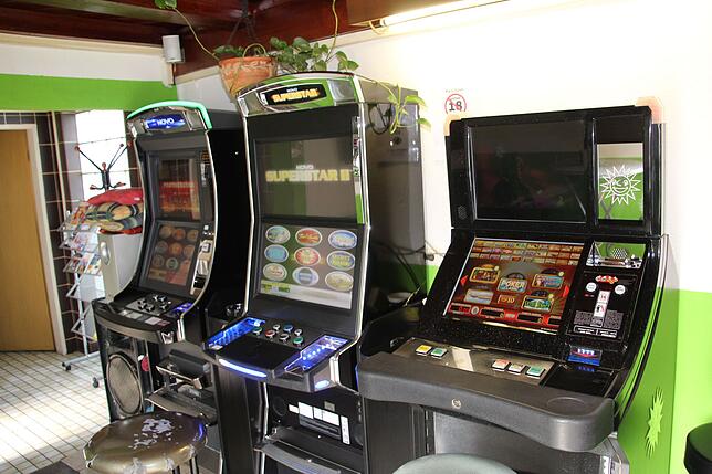 Den Tresor geklaut aber das Geld in den Spielautomaten haben die Einbrecher im Grünen Baum nicht gestohlen.