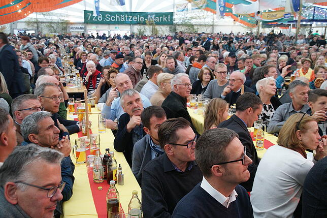 Bei der Mittelstandskundgebung mit Gesundheitsminister Jens Spahn am Schätzele-Markt in Tengen war das Festzelt gut besucht.