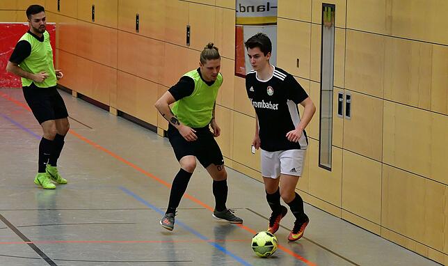 Bild 13: SV 08 Laufenburg stürmt gegen Spvgg. Andelsbach furios ins Endspiel