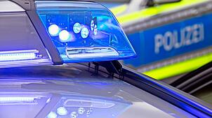 (Symbolbild) Die Polizei muss am frühen Sonntagmorgen, 19. Oktober, gleich zu zwei Einsätzen in die Konstanzer Innenstadt ausrücken und ...