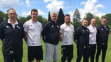 Neu aufgestellt: Beim FC Wehr präsentieren Roberto Santoro (links) und Peter Eckert (rechts) vom Spielausschuss das neue Funktionsteam ...