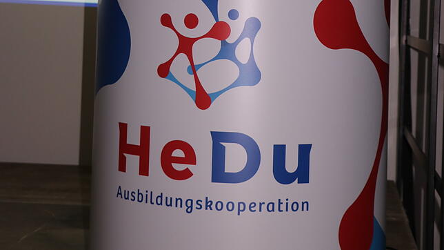 Ein Projekt wie &bdquo;HeDu&ldquo; braucht nach zehn Jahren ein neues Logo. Was liegt näher als ein futuristischer Leuchtturm?