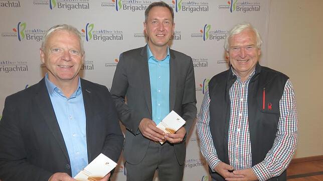 Die Organisatoren des Kulturellen Herbstes 2017 sind Harald Maute (von links) von der Gemeinde, Bürgermeister Michael Schmitt sowie ...