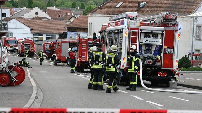 Die Teichstraße in Lörrach war für die Dauer des Feuerwehreinsatzes gesperrt.
