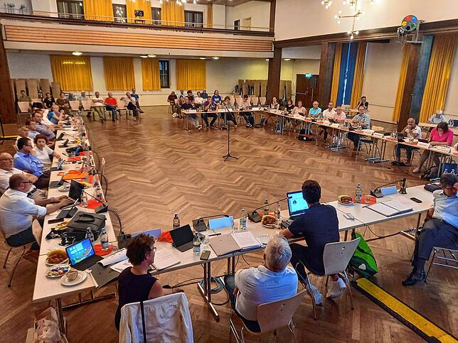 Alle Fraktionen im Rat waren sich am Dienstagabend einig: Die Sanierungs- und Umbaupläne für den &bdquo;Adler&ldquo; seien sehr gut ...