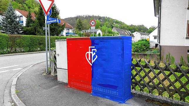 Die FCB-Malereien finden sich auch an der Hutmattenstraße. Bild: Sebastian Kurtenacker