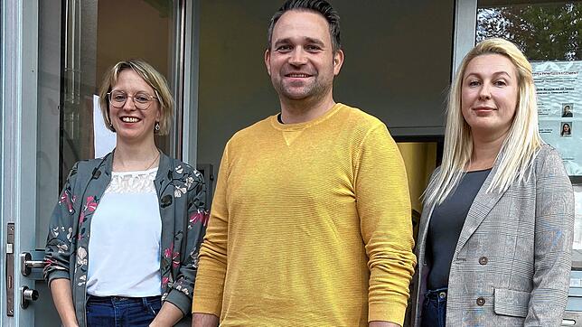 Anja Marosits, Handwerkskammer-Experte Dennis Schäuble und Olena Dan (von links) informierten rund 30 Interessierte über die ...